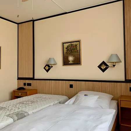 Seebach Hotel 3*